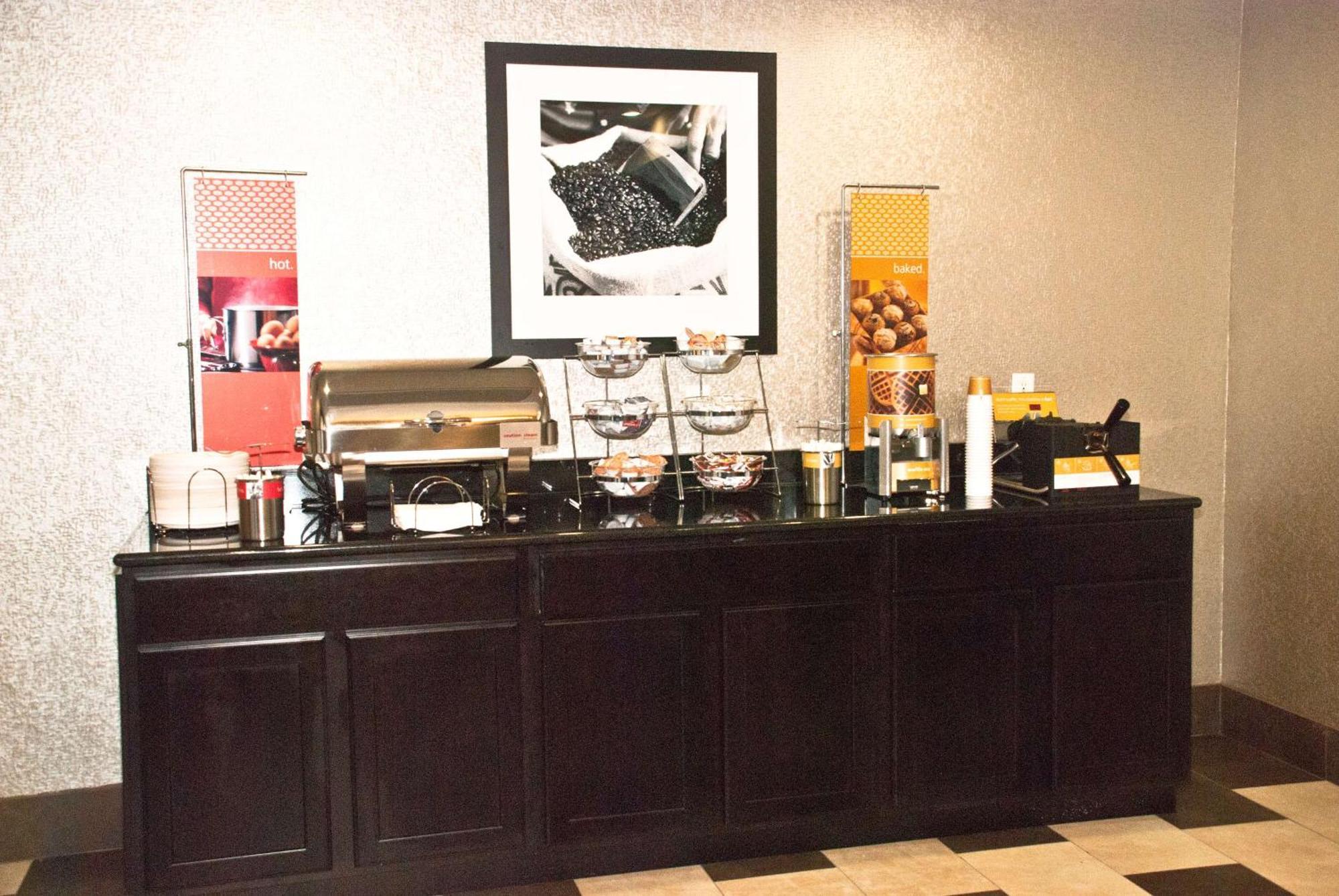Hampton Inn Maumelle Restoran foto